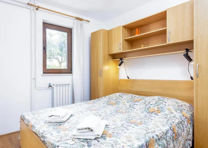 With Parking Space Stinjan, - 7368 Apartman Pula