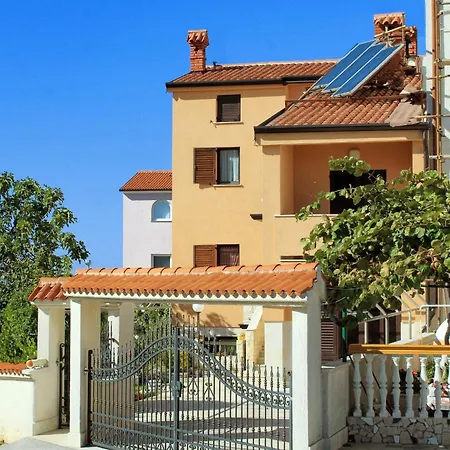 Appartamento With Parking Space Stinjan, - 7368