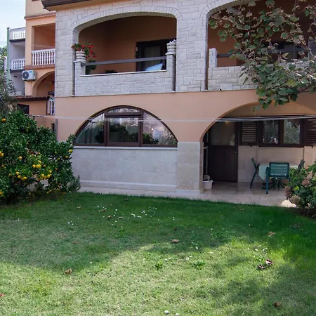Appartamento With Parking Space Stinjan, - 7368 *